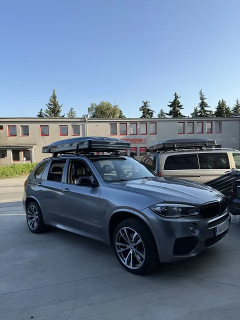 Snailer Abis MAX Dachzelt auf BMW X5 - Kundenfoto aus der Slowakei