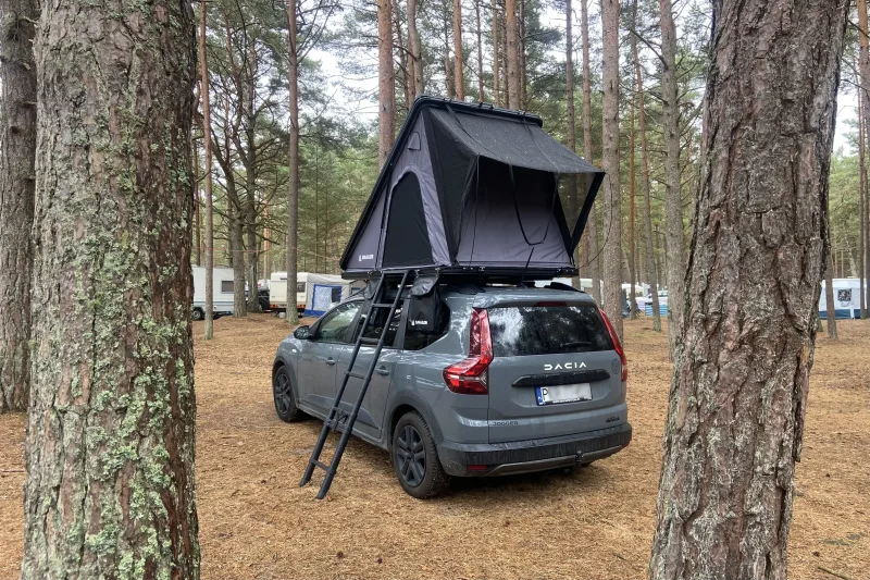 Snailer Alduo Dachzelt auf Dacia Jogger - Kundenfoto aus Polen